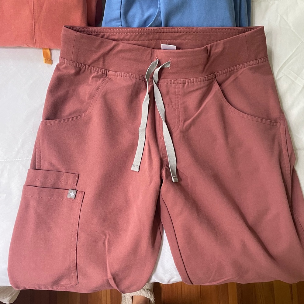 Figs Mauve XS Kade Cargo Scrub Pant
